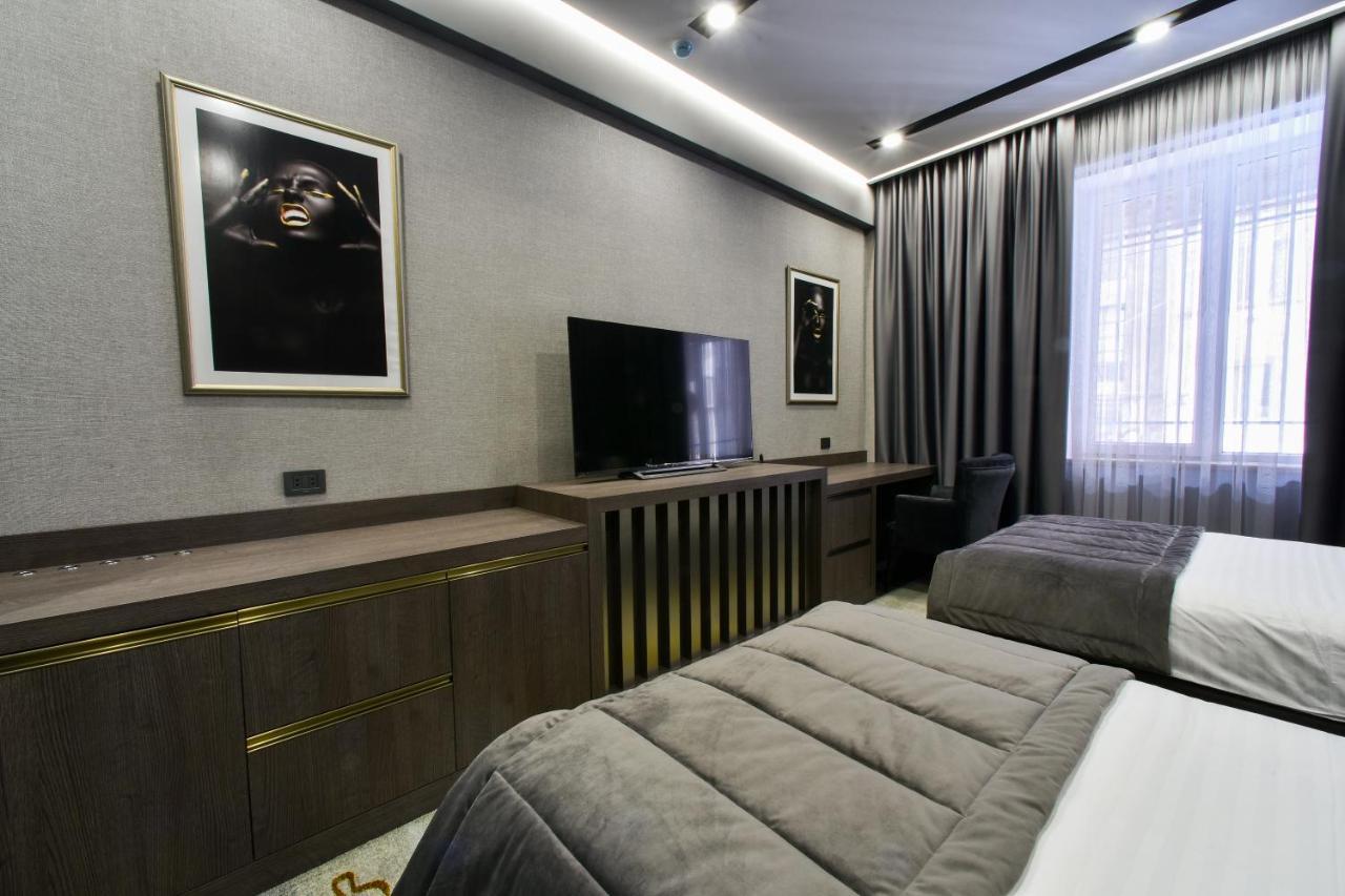 Bourbon Boutique Hotel Erivan Exterior foto