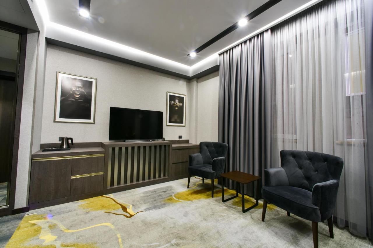 Bourbon Boutique Hotel Erivan Exterior foto