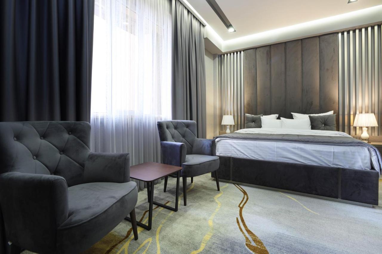 Bourbon Boutique Hotel Erivan Exterior foto