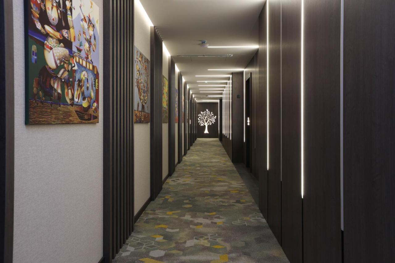 Bourbon Boutique Hotel Erivan Exterior foto